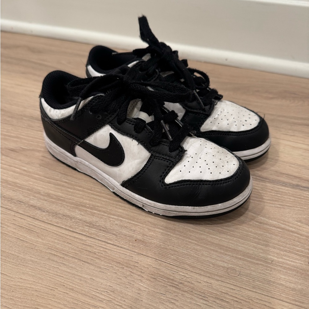 Nike Kids Sneakers in Black and White